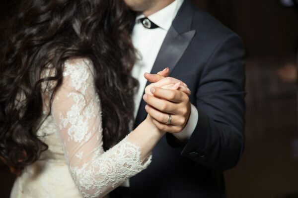 Invitationer til det perfekte bryllup: sådan vælger du den rette stil og etikette
